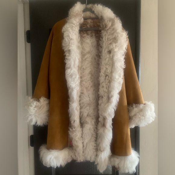 Shearling Fur Coat - Picture 8 of 8